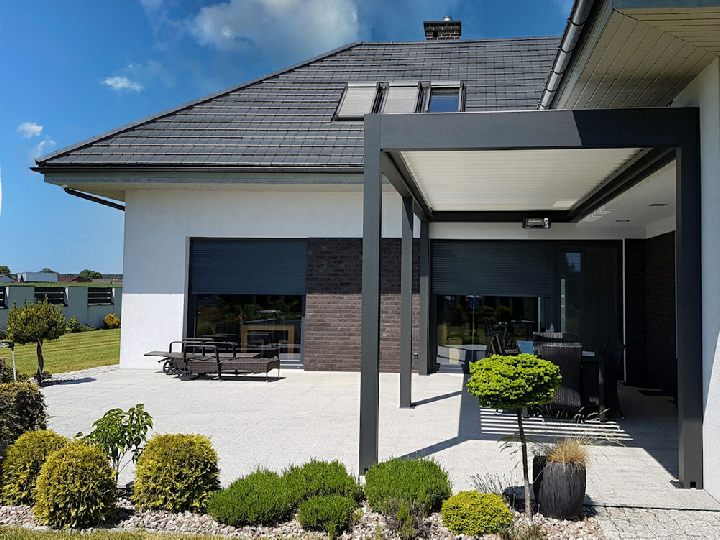 Bioklimatická pergola s otočnými lamelami typ A