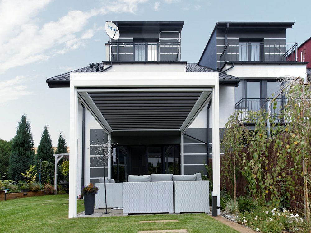 Bioklimatická pergola s otočnými lamelami typ B