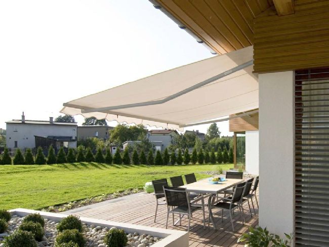Nezakrytá markýza pod přesah střechy nebo balkon