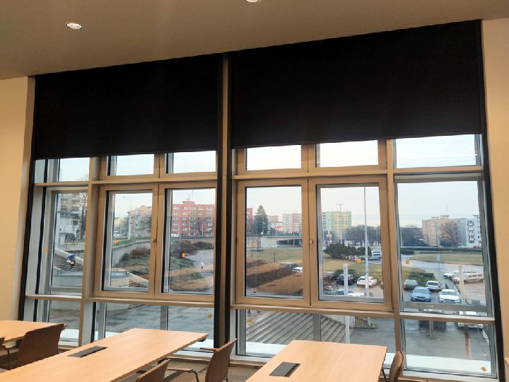 Plně zatemňující roleta Blackout s vodícími lištami a ZIP systémem
