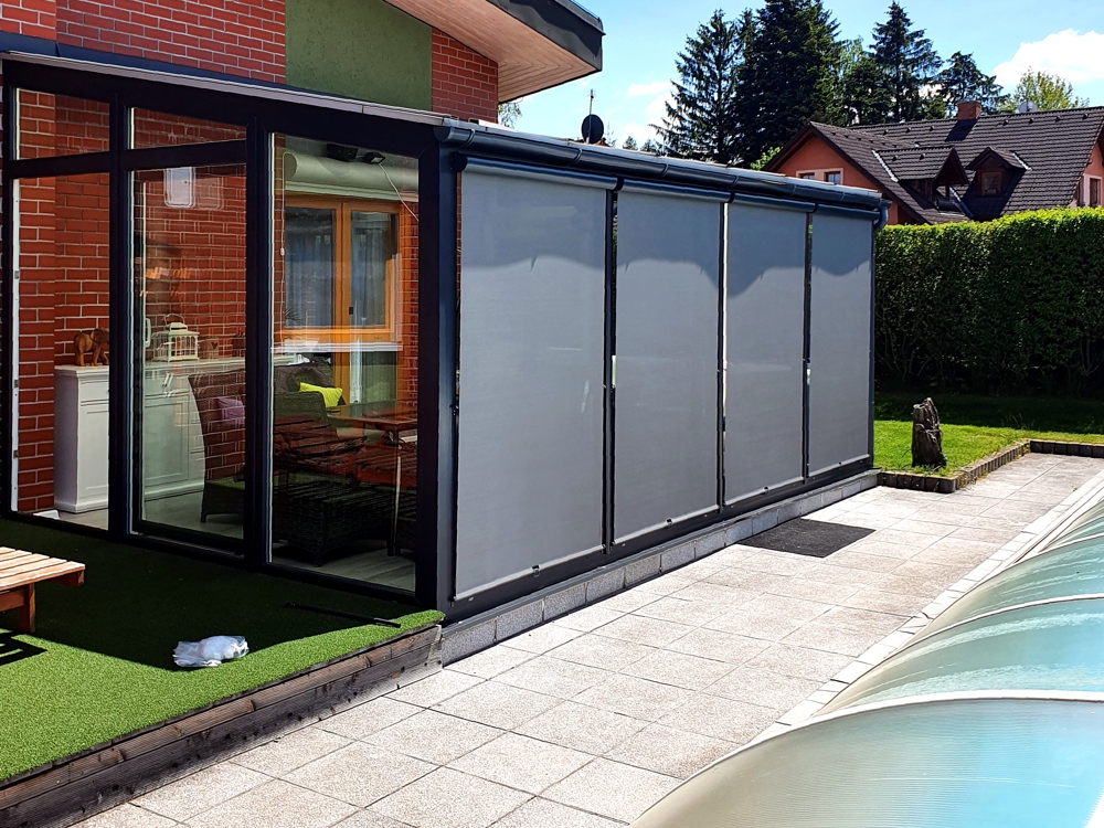 Ruční screenové rolety na okna a pergoly