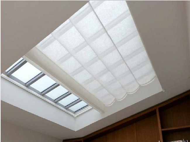 Elektrický baldachýn pro světlíky