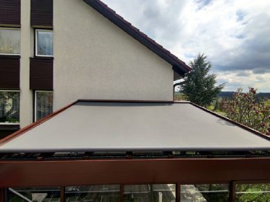Výsuvné markýzy nad střechu zimní zahrady